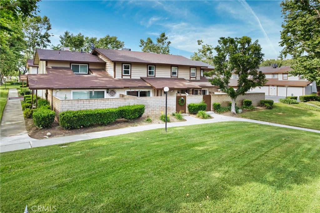 2121 Magnolia Avenue