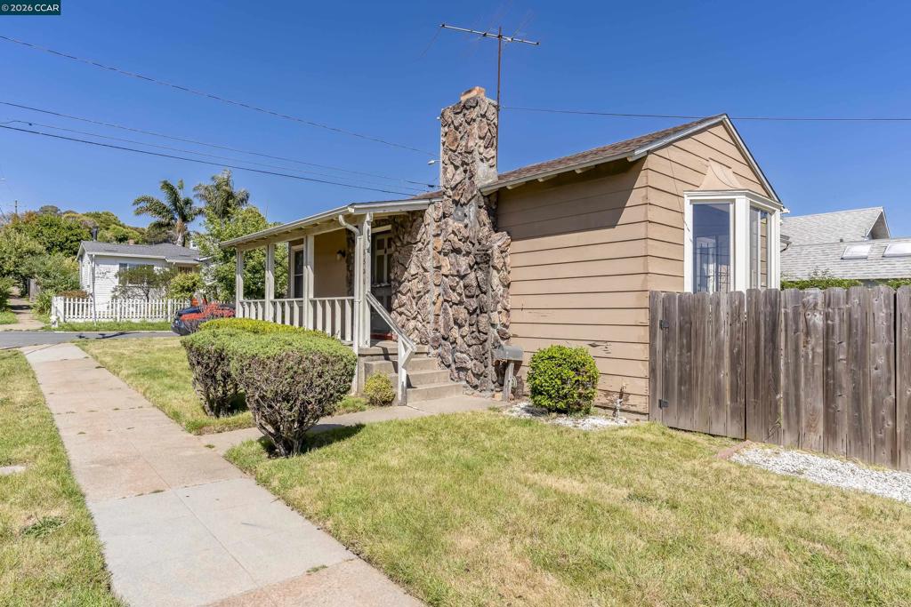 5526 Carl Ave