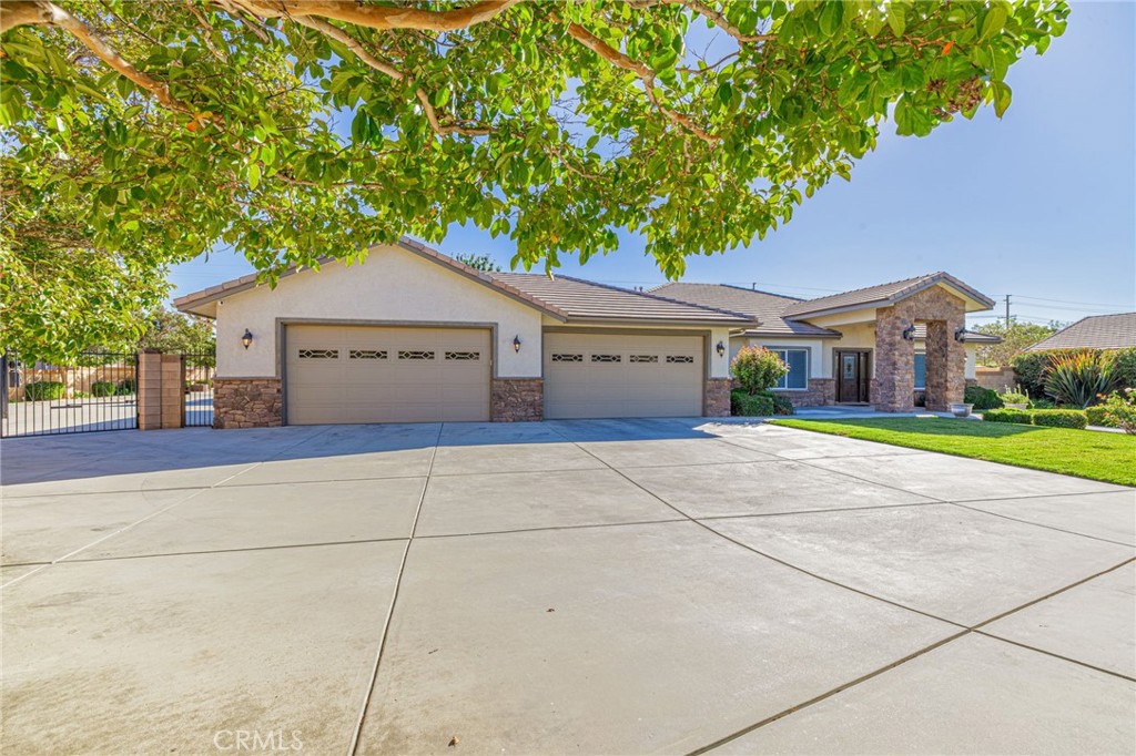 2534 Desert Rose Drive
