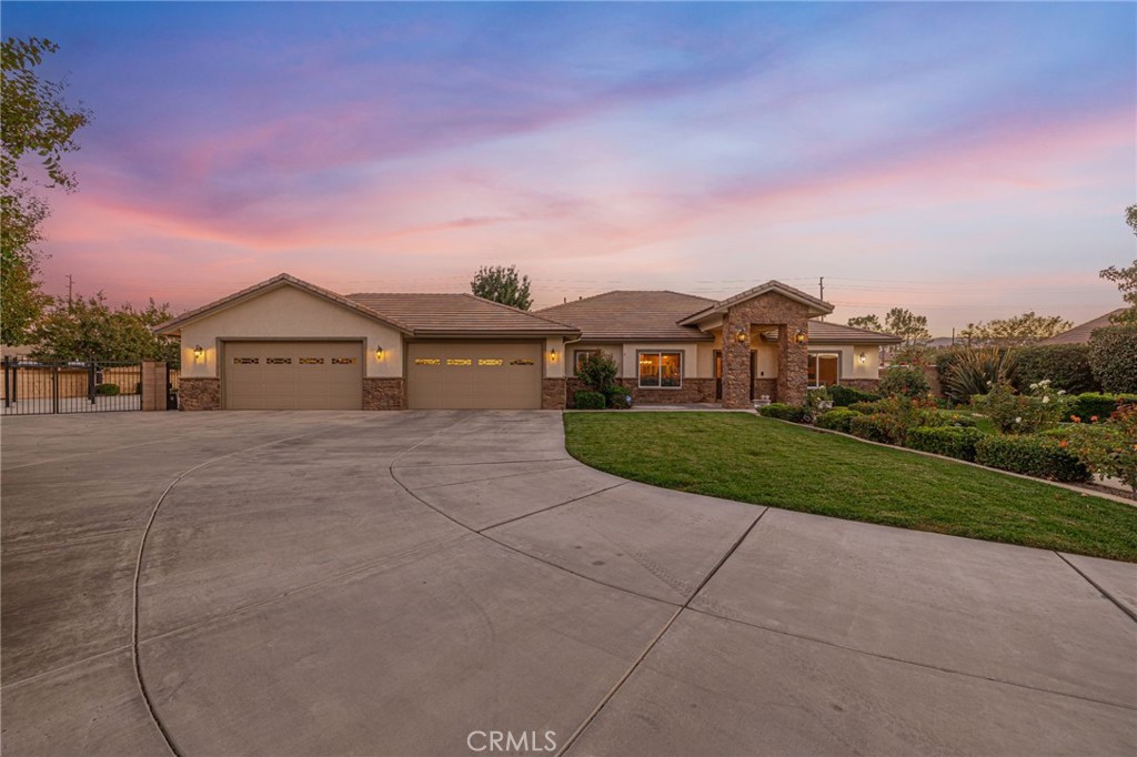 2534 Desert Rose Drive