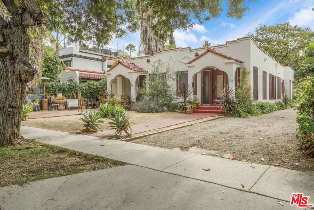 1218 Poinsettia Drive