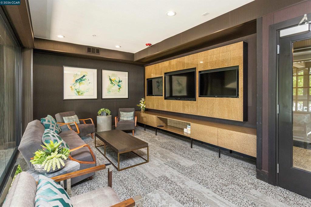 1000 Dewing Ave 115