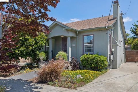 Photo of 2817 Stanton St ST, Berkeley, CA 94702 (MLS # 41136057)