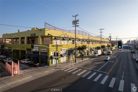 Photo of 1100 S SAN PEDRO Street, Los Angeles, CA 90015 (MLS # GD25269120)