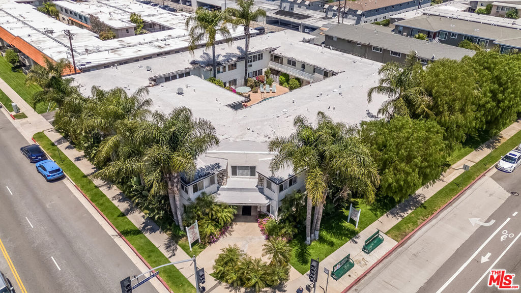 Properties 1 14065 Moorpark Street