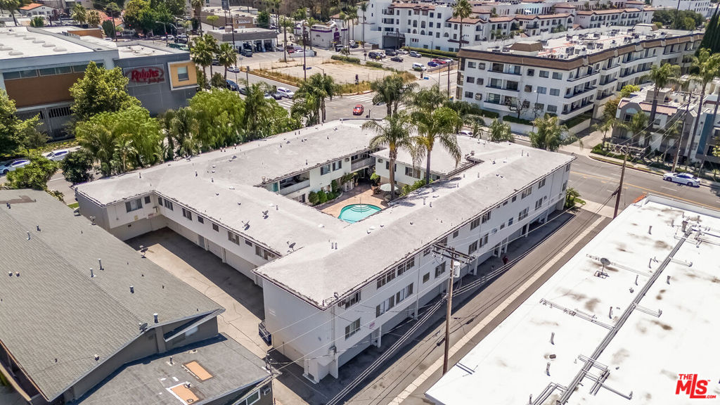 Properties 2 14065 Moorpark Street