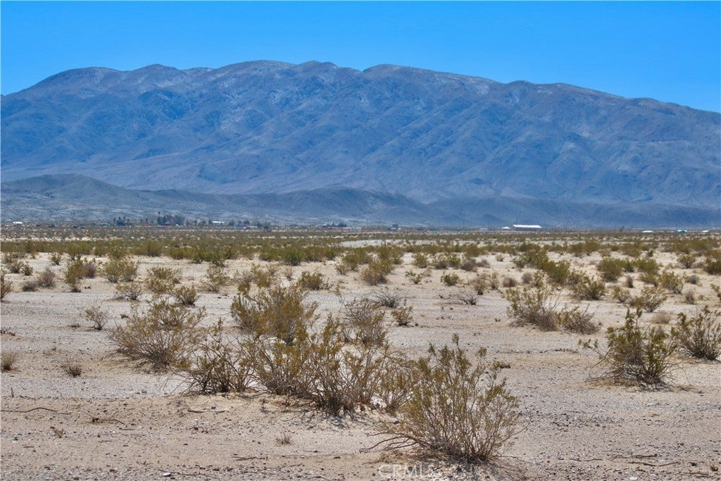 5 Topaz Avenue