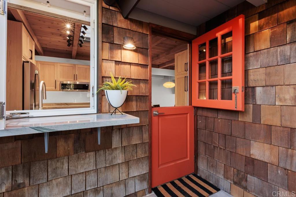 2034 36 Mackinnon Avenue