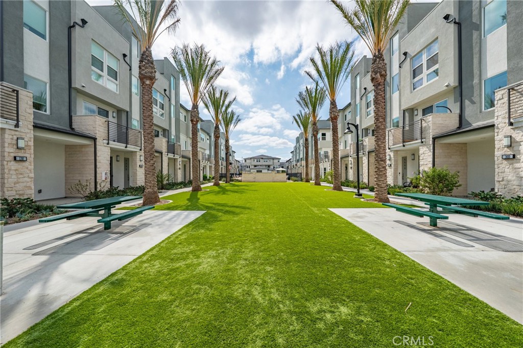 1407 w bushell Street