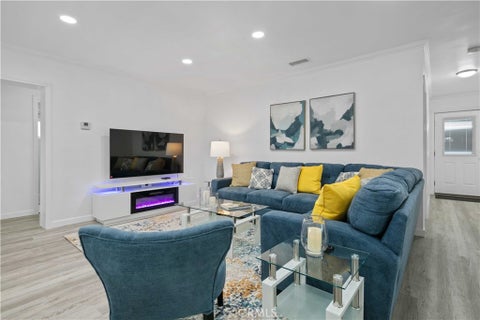Photo of 15059 Oro Grande Street, Sylmar, CA 91342 (MLS # SR26156832)