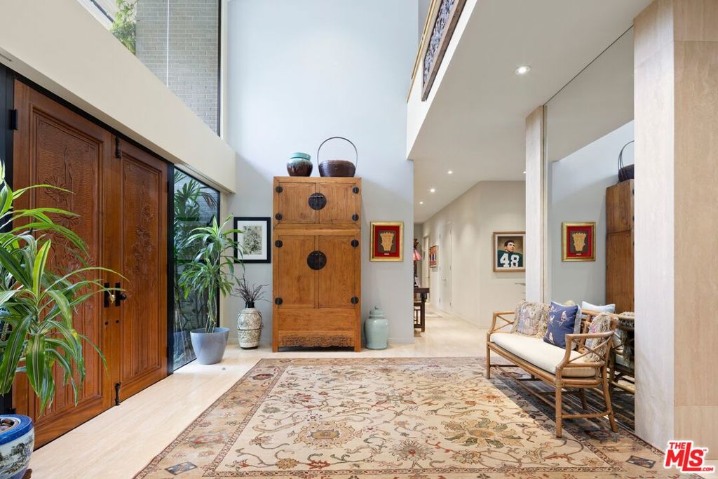 Photo of 715 N Beverly Drive, Beverly Hills, CA 90210 (MLS # 26830627)