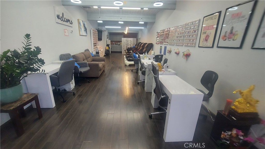 370 W Sierra Madre Boulevard G