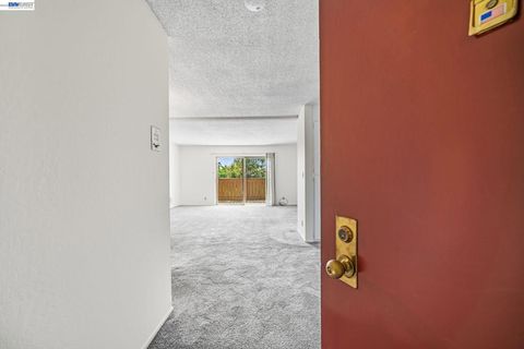 Photo of 1321 Webster St St #D319, Alameda, CA 94501 (MLS # 41128478)