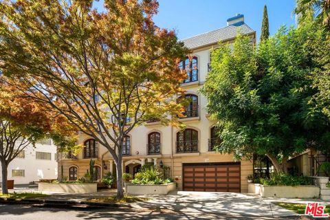 Photo of 353 S Reeves Drive #202, Beverly Hills, CA 90212 (MLS # 25615611)