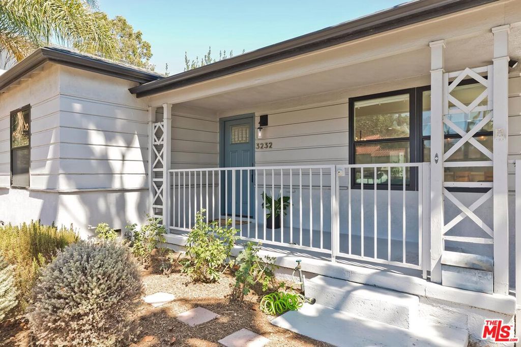 3232 S Beverly Drive