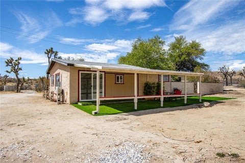 Photo of 56312 PASEO LOS NINOS #B, Yucca Valley, CA 92284 (MLS # JT26211587)