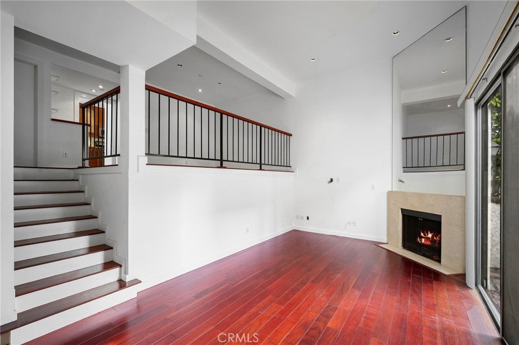 300 N Isabel Street