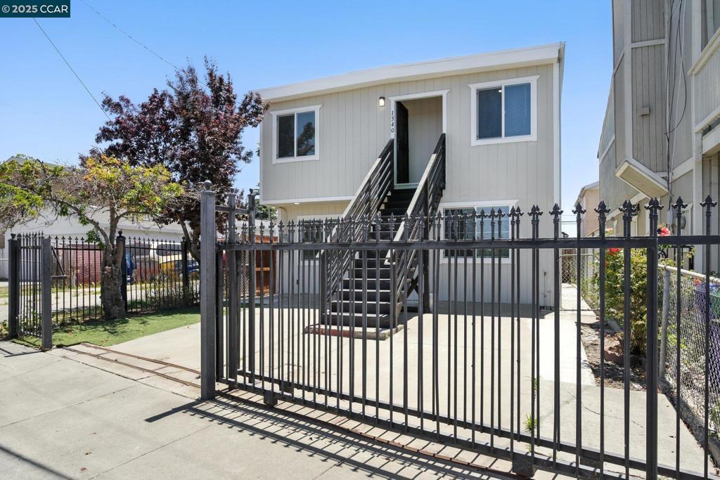 1540 Bush Ave