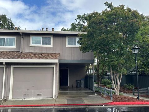 Photo of 535 Winterberry Way, San Jose, CA 95129 (MLS # ML82044399)
