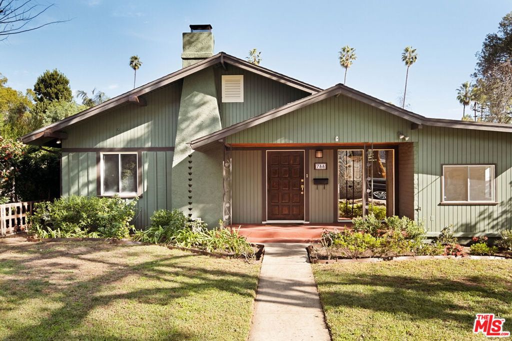 788 N Mar Vista Avenue