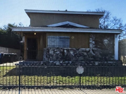 Photo of 9111 S Baring Cross Street, Los Angeles, CA 90044 (MLS # 26858421)