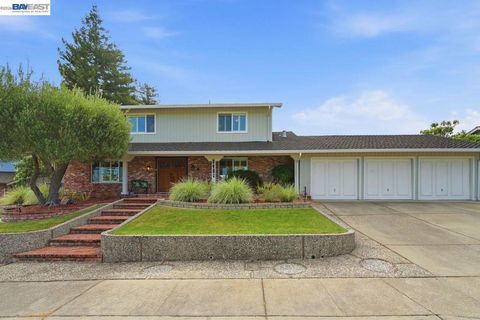 Photo of 2481 Palmira Pl Pl, San Ramon, CA 94583 (MLS # 41130264)