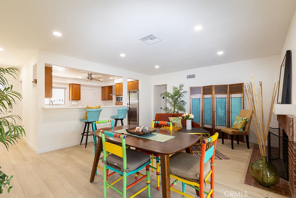 1537 E Brookdale Place