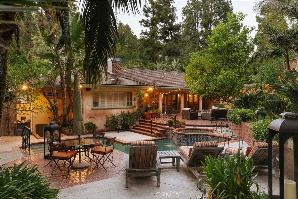 Photo of 1138 Coldwater Canyon Drive, Beverly Hills, CA 90210 (MLS # SR26071043)