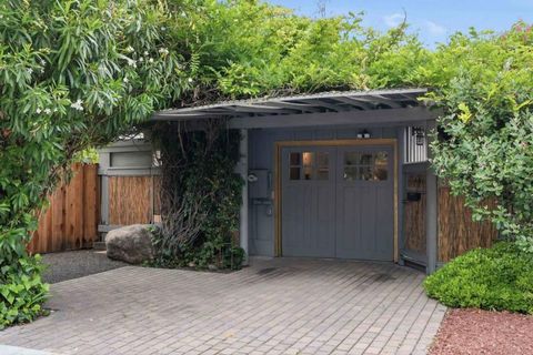 Photo of 360 Fernando Avenue, Palo Alto, CA 94306 (MLS # ML82047011)