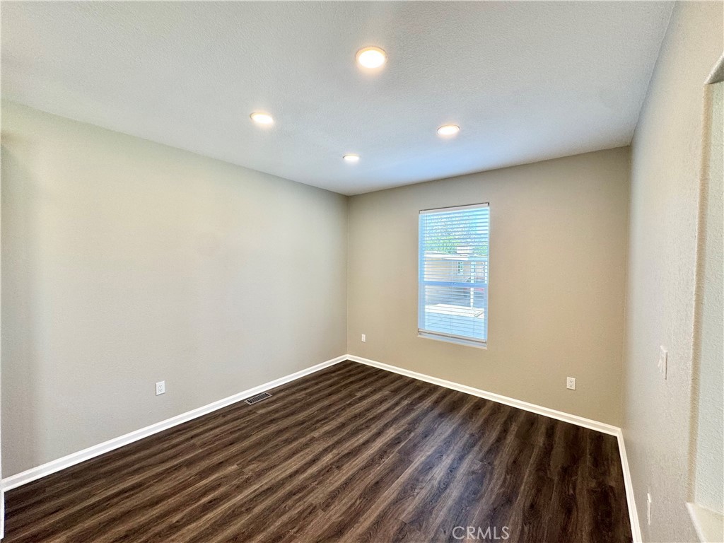 21601 Canyon 28