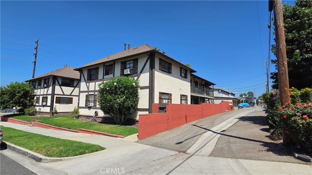 455 - 457 W Elm