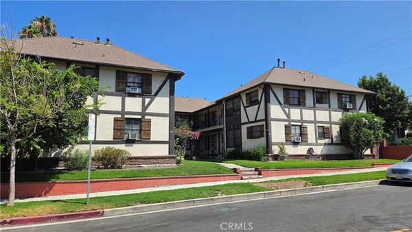 455 W ELM AVE, BURBANK, CA 91506 - Image 176c8fdc3a876c2367bf0ab20e4ce8bb/3912307552