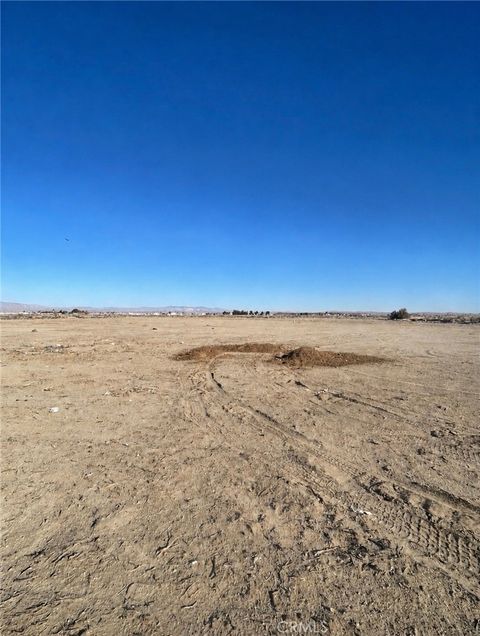 Photo of 0 Avenue H VIC 5 ste, Lancaster, CA 93535 (MLS # SR26108569)