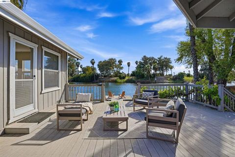 Photo of 5502 Drakes Ct Ct, Discovery Bay, CA 94505 (MLS # 41130516)