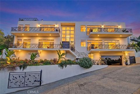 3952 Oakfield Drive Sherman Oaks CA 91423