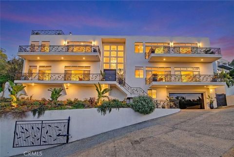 3952 Oakfield Drive Sherman Oaks CA 91423