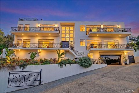 3952 Oakfield Drive Sherman Oaks CA 91423