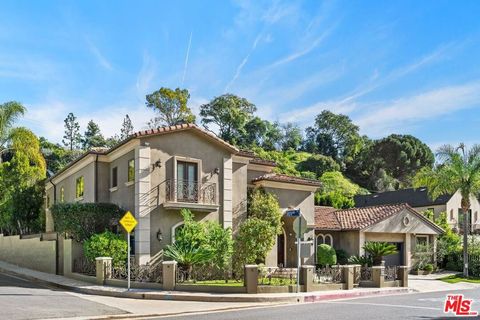 Photo of 2108 San Ysidro Drive, Beverly Hills, CA 90210 (MLS # 26635661)