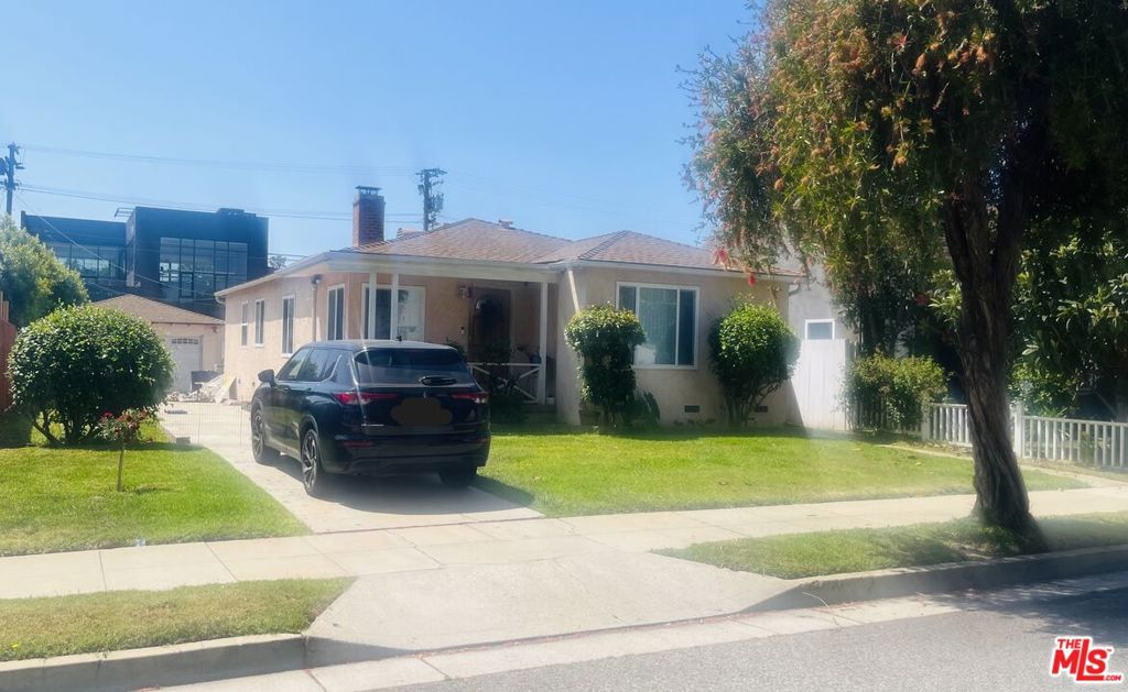 3202 Urban Avenue