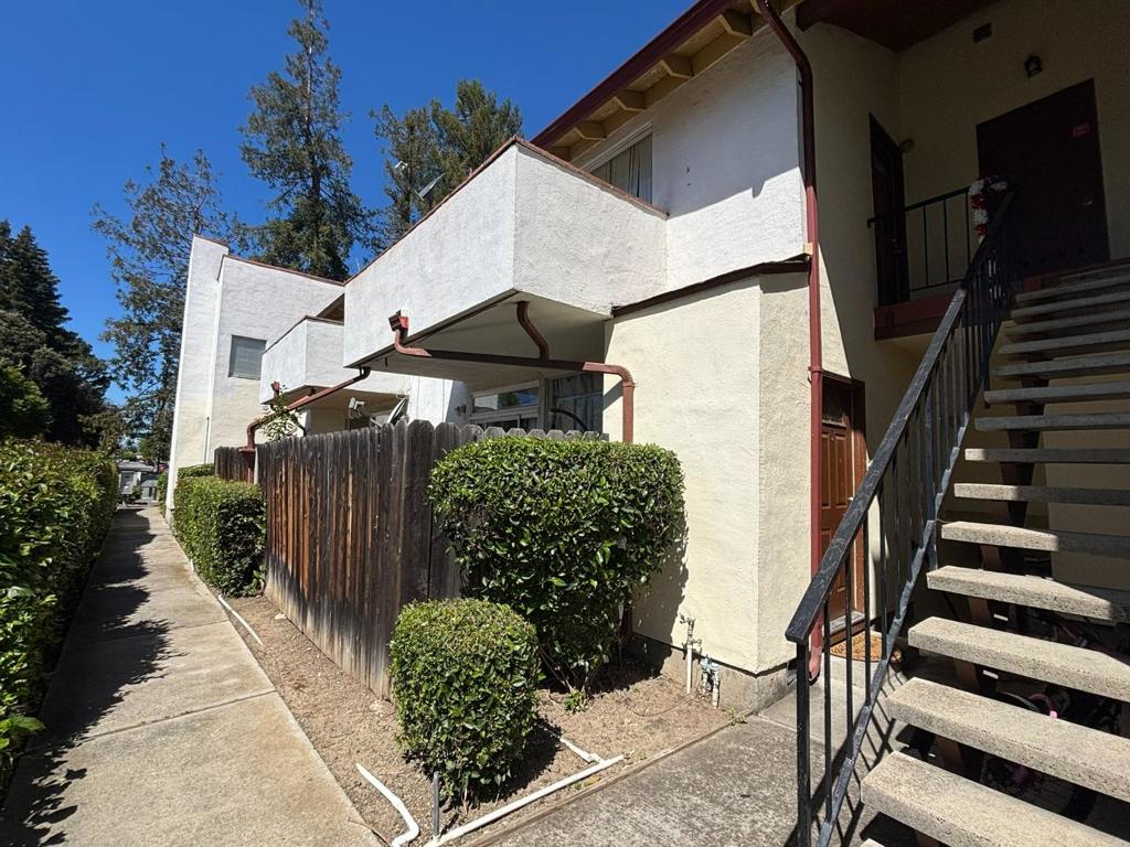 2007 Halford Avenue