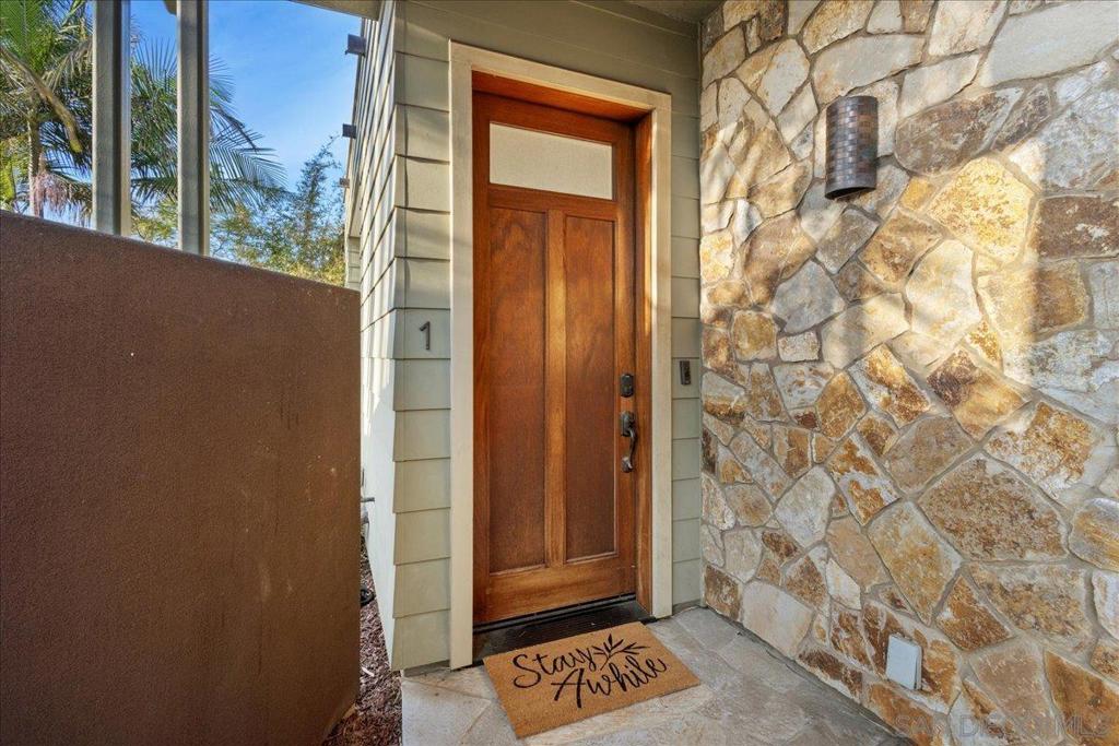 411 Orange Ave 1