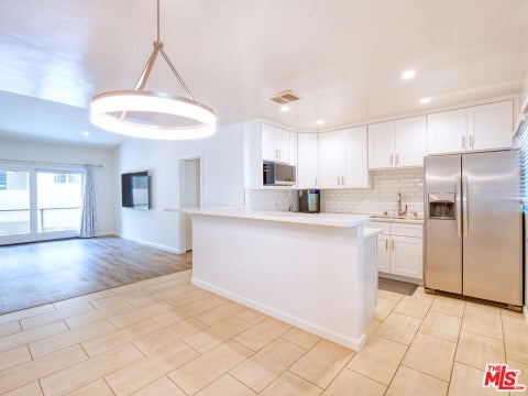Photo of 337 N Oakhurst Drive #6, Beverly Hills, CA 90210 (MLS # 26868389)