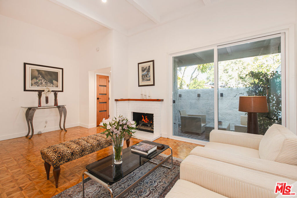 11868 Moorpark Street D