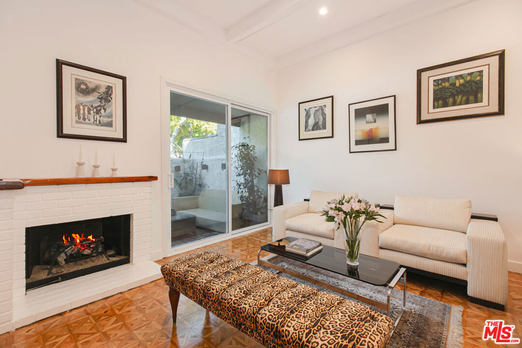 11868 Moorpark Street D