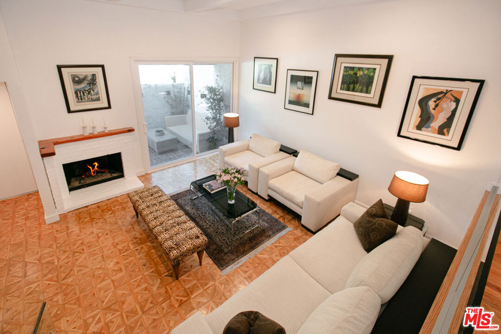 11868 Moorpark Street D