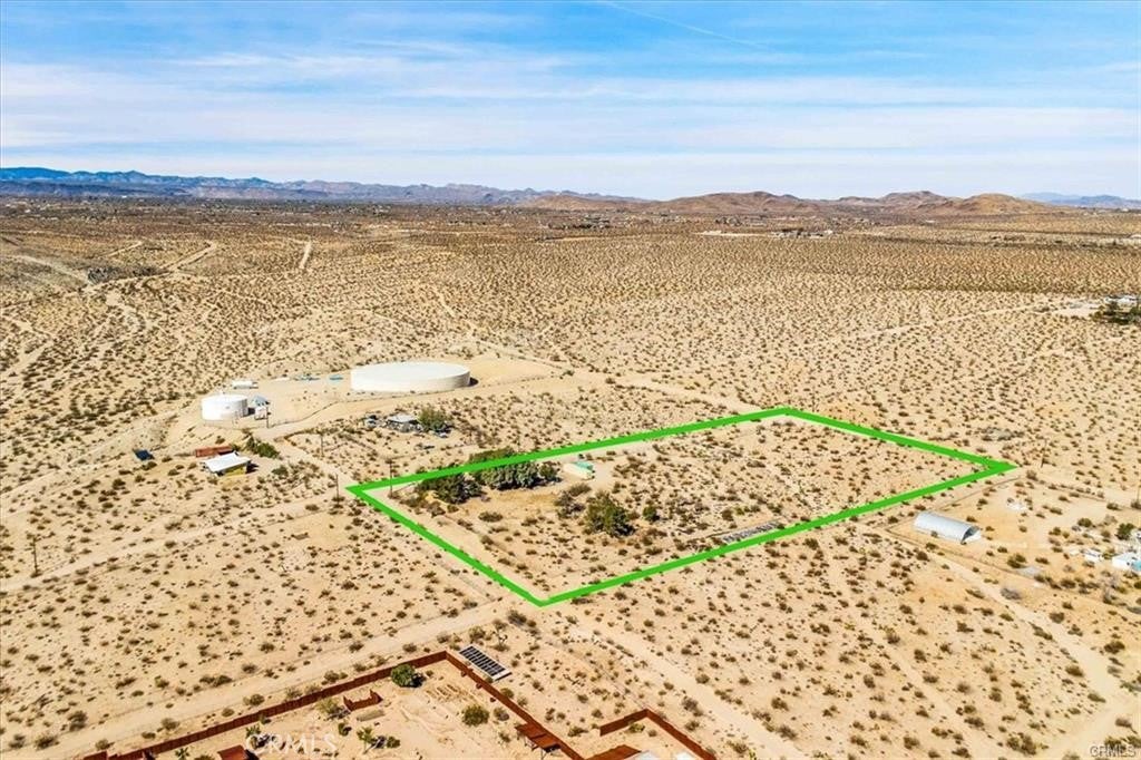 3961 Avenida Del Sol