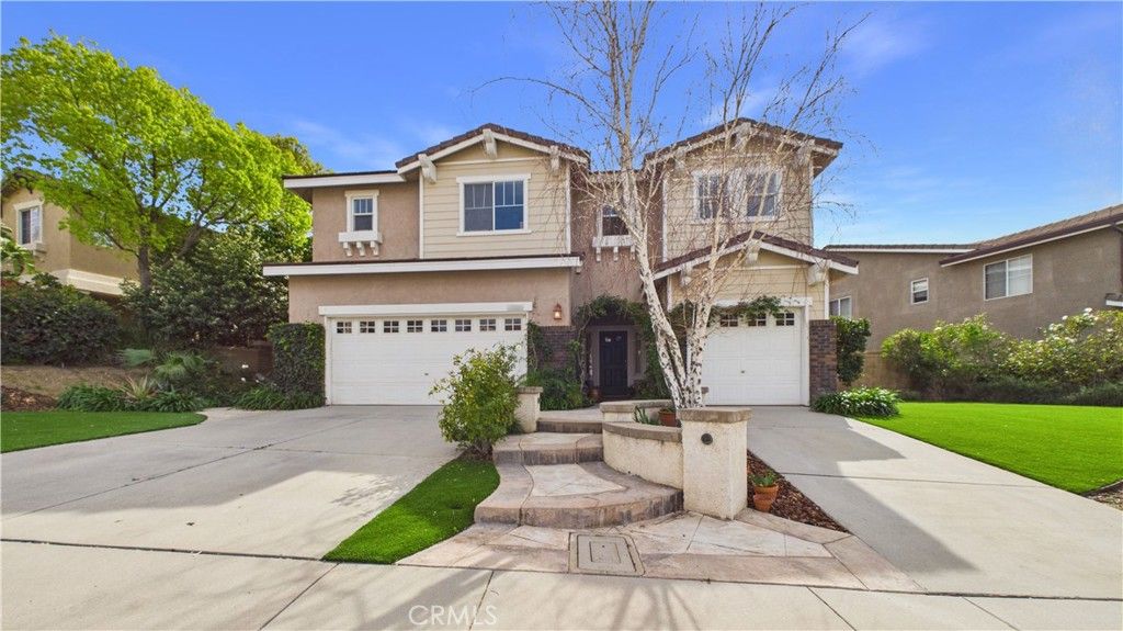 Photo of 27824 Pine Crest Pl, Castaic, CA 91384 (MLS # SR26056142)