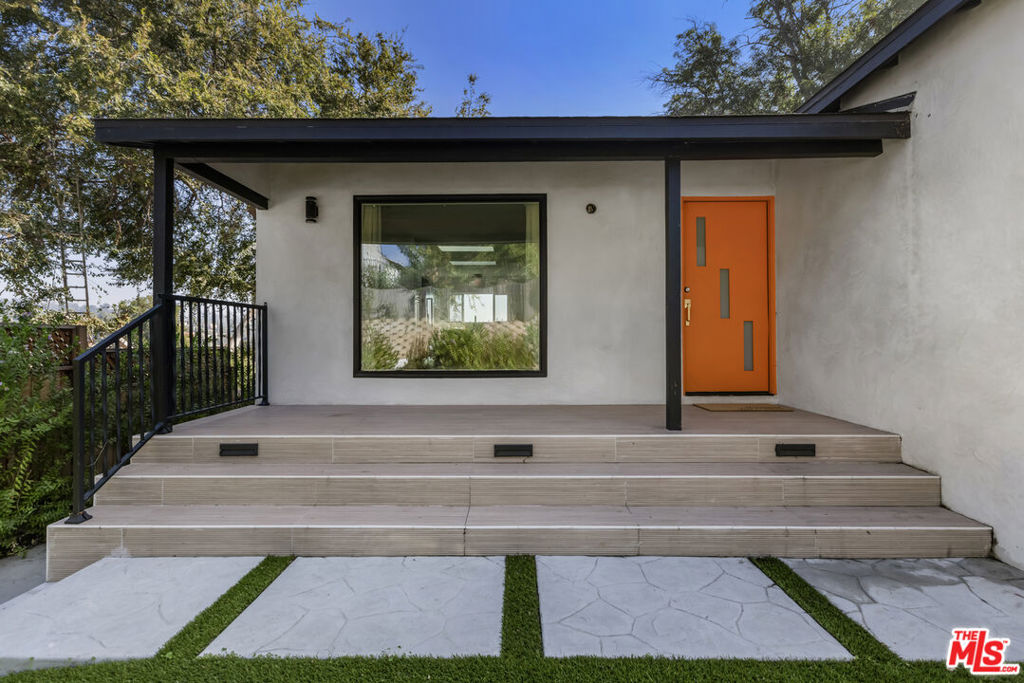 1402 Allesandro Street