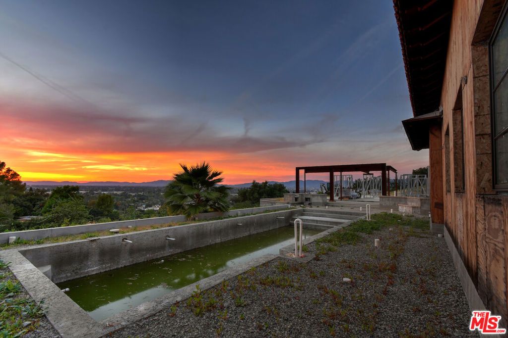 Photo of 3721 Eureka Drive, Studio City, CA 91604 (MLS # 25624467)