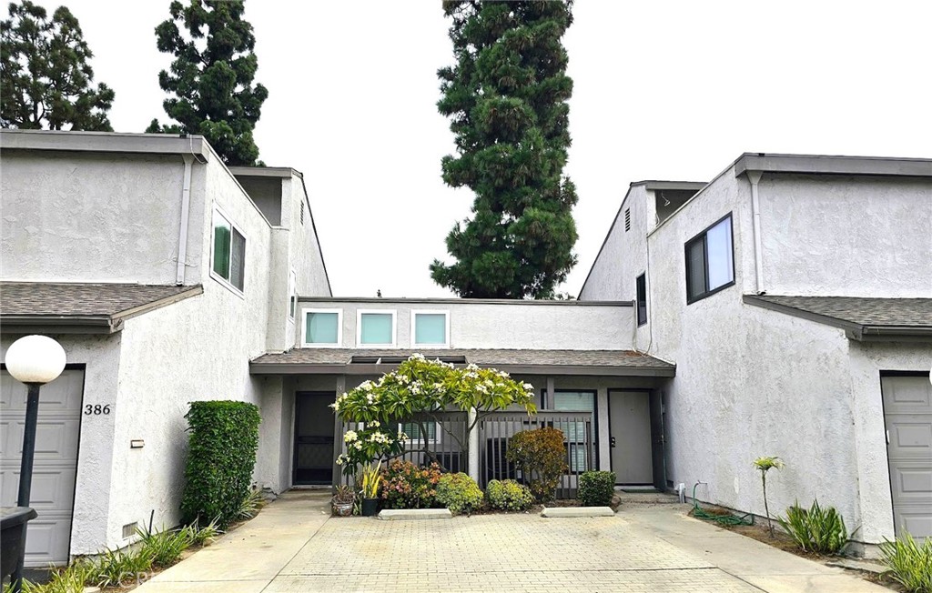 Discover this inviting 3 bedroom townhouse featuring 1 full bathroom and 1 half bathroom, offering both comfort and functionality. The home boasts a spacious dining area and an airy living room with impressive cathedral ceiling, creating a warm and open atmosphere. Step out to a private backyard, which leads directly to the outside area, perfect for relaxing, or enjoying the outdoors. Beat the summer heat with access to the community swimming pool, just steps from your door. Enjoy the convenience of an attached 2-car garage plus one permitted outdoor parking space.
HOA covers water, trash, yard, and pool upkeep so you can spend less time worrying about chores and more time enjoying your home.
Whether you're searching for your next home or a smart investment opportunity, this property offers the ideal combination of space, location, and lifestyle.